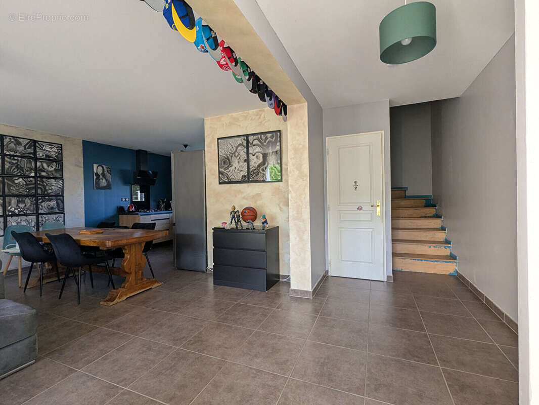 Maison à NORGES-LA-VILLE