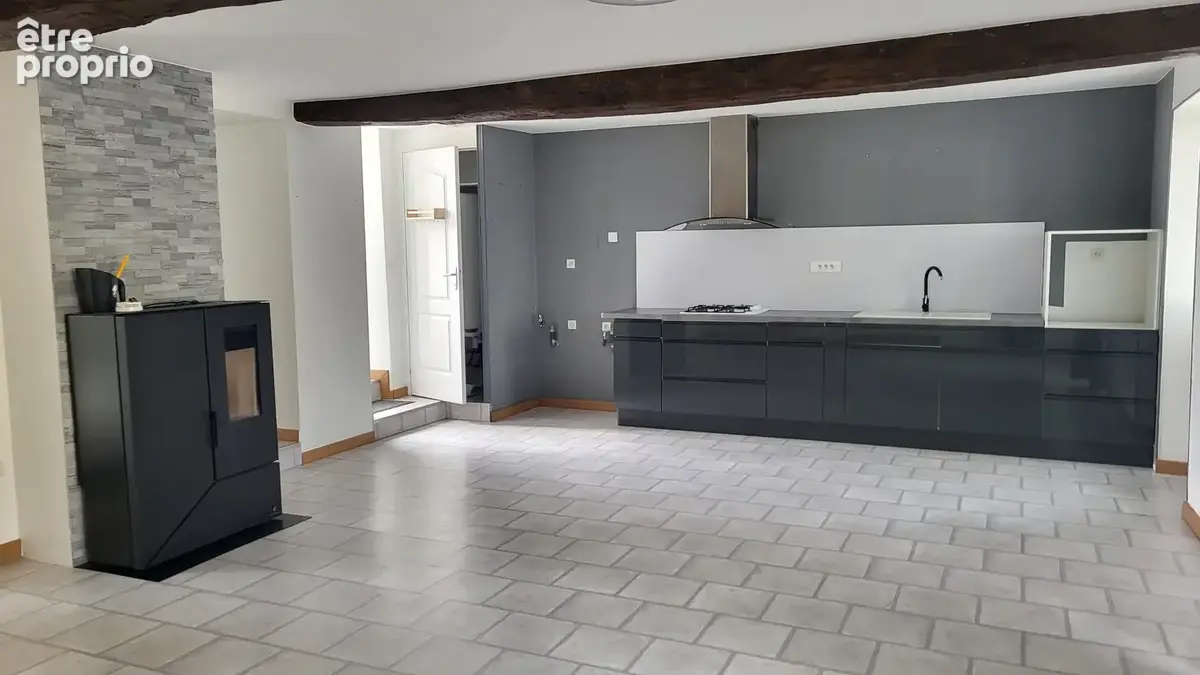 RIAILLÉ   Maison de bourg avec garages - photo 2