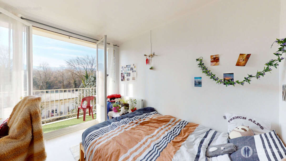 Appartement à SAINT-MARTIN-D'HERES