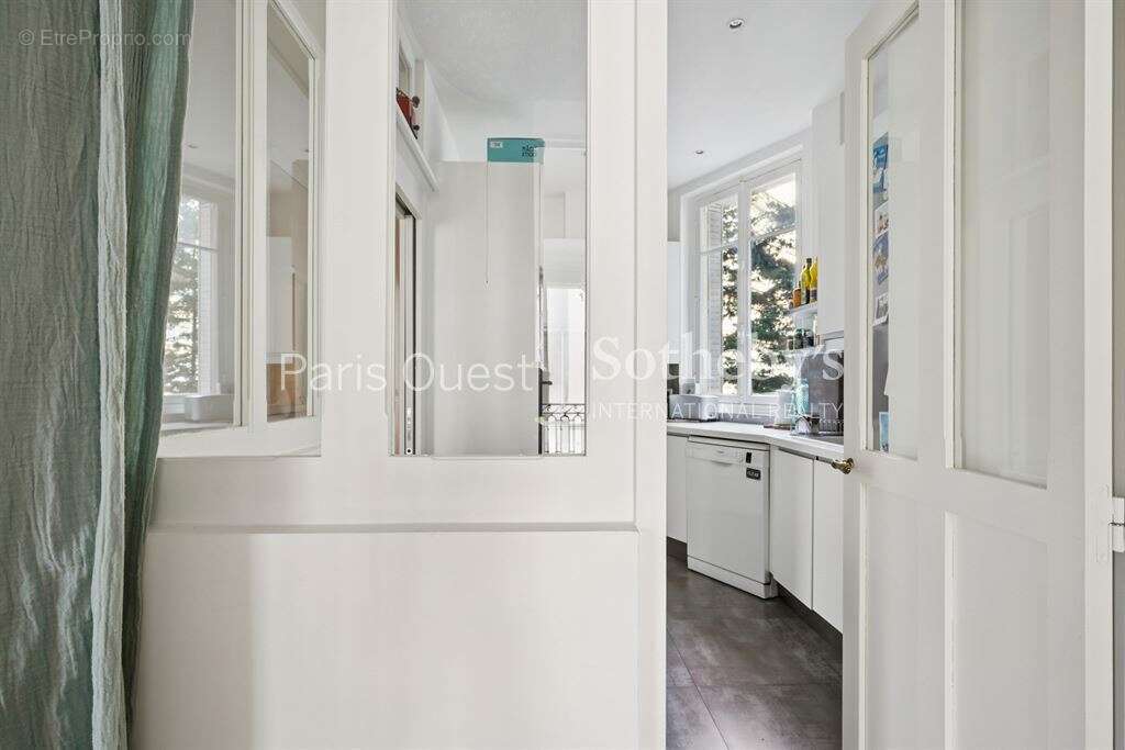 Appartement à NEUILLY-SUR-SEINE