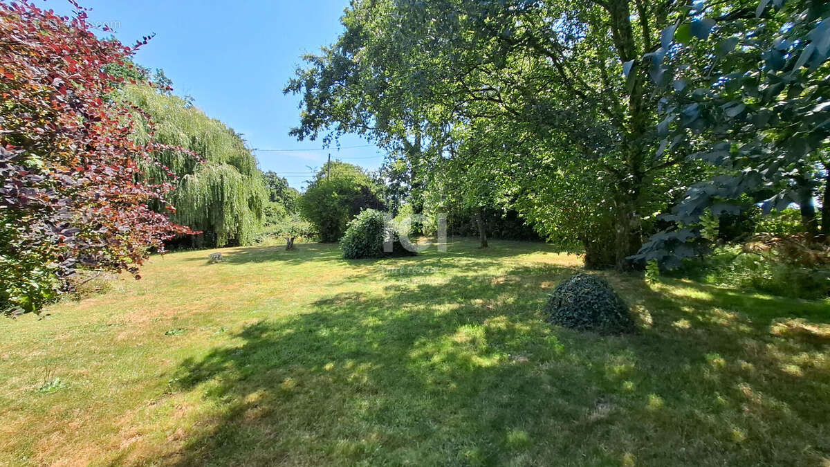 Terrain constructible 959 m² env. - photo 3