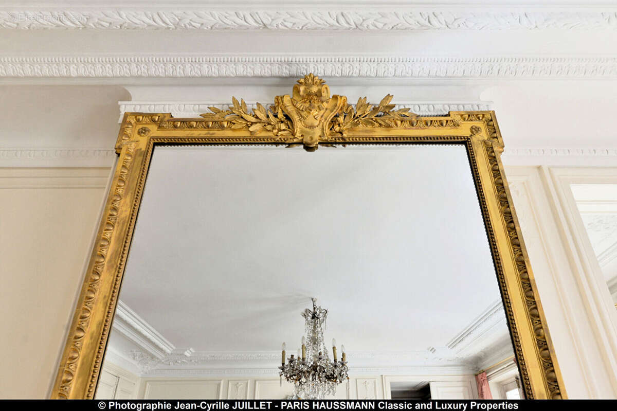 Appartement à PARIS-8E