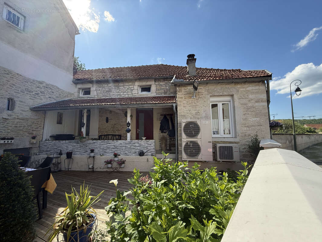Maison à MONTBARD