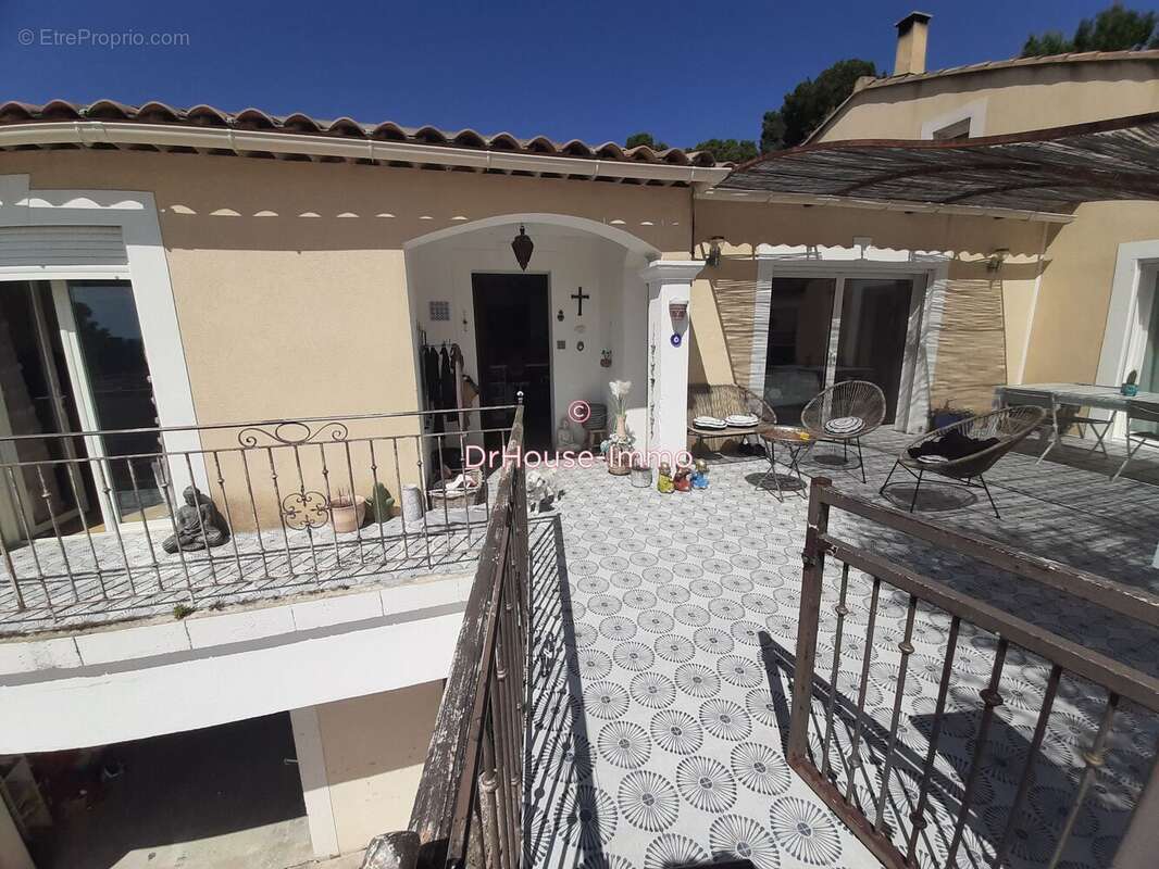 Maison à VELAUX
