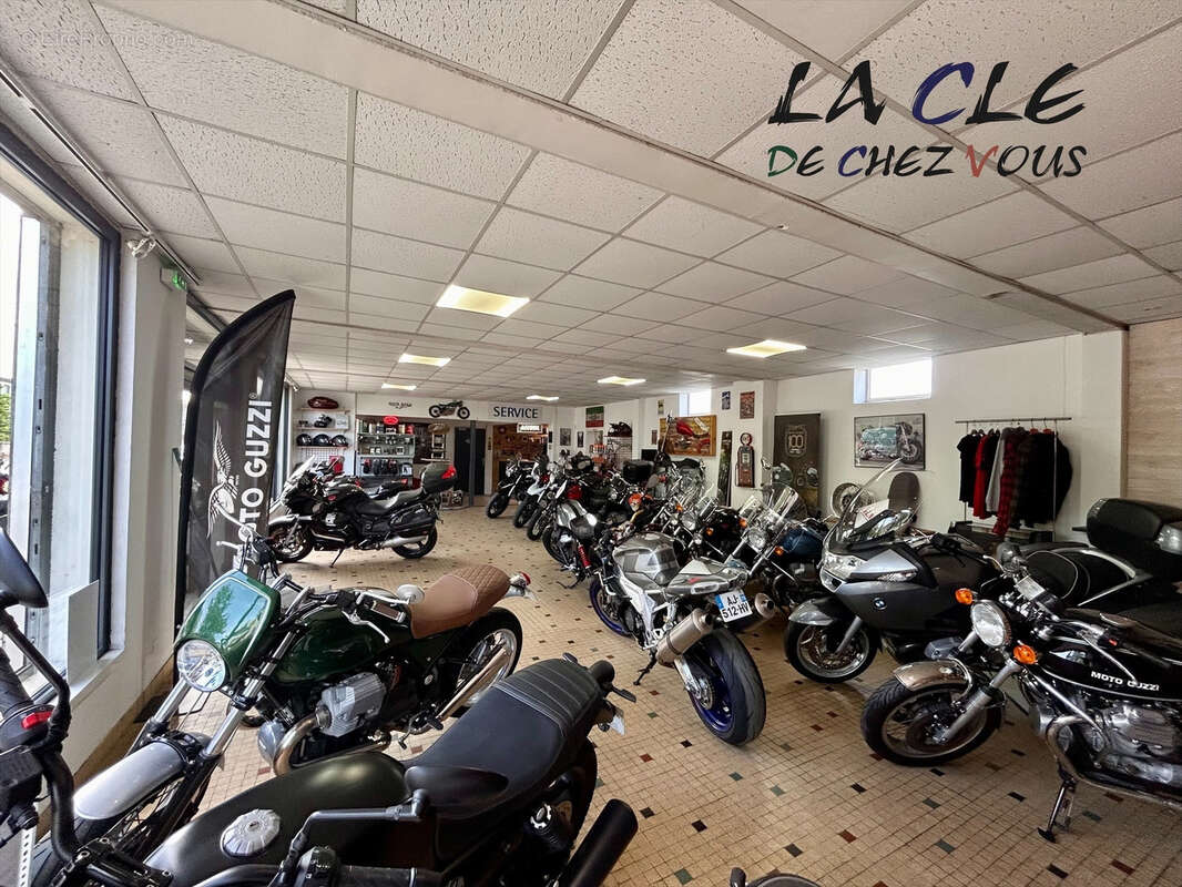 Commerce à OULMES