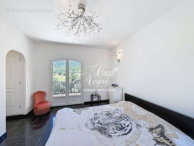 Maison à LE CANNET-DES-MAURES