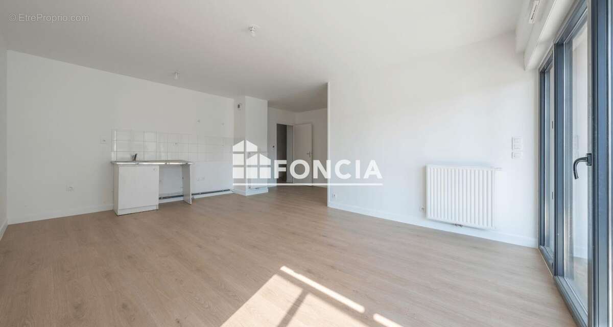 Spacieux T4 avec balcon à Lormont - photo 3