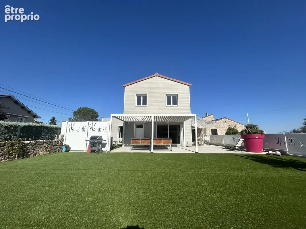 Maison récente à vendre à ANNONAY avec 6 chambres, garage et terrain attenant - photo 2