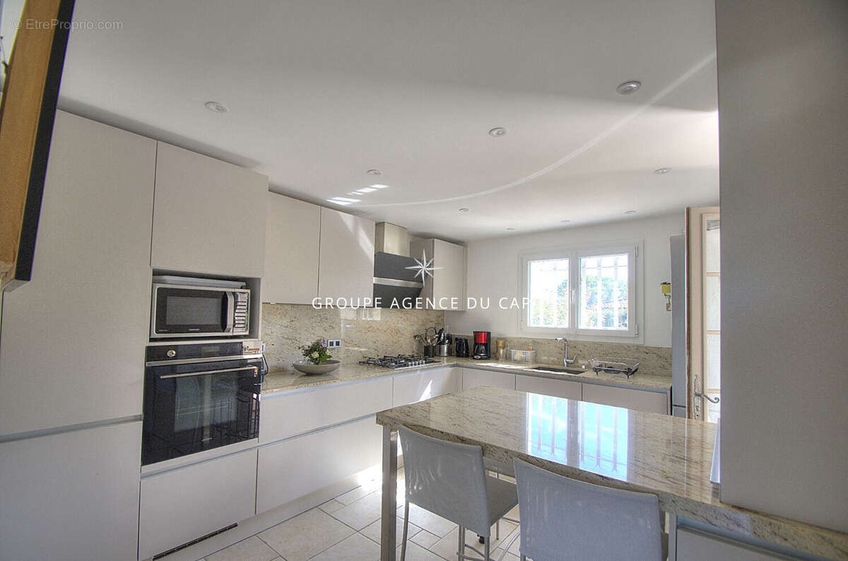 Maison à PUGET-SUR-ARGENS