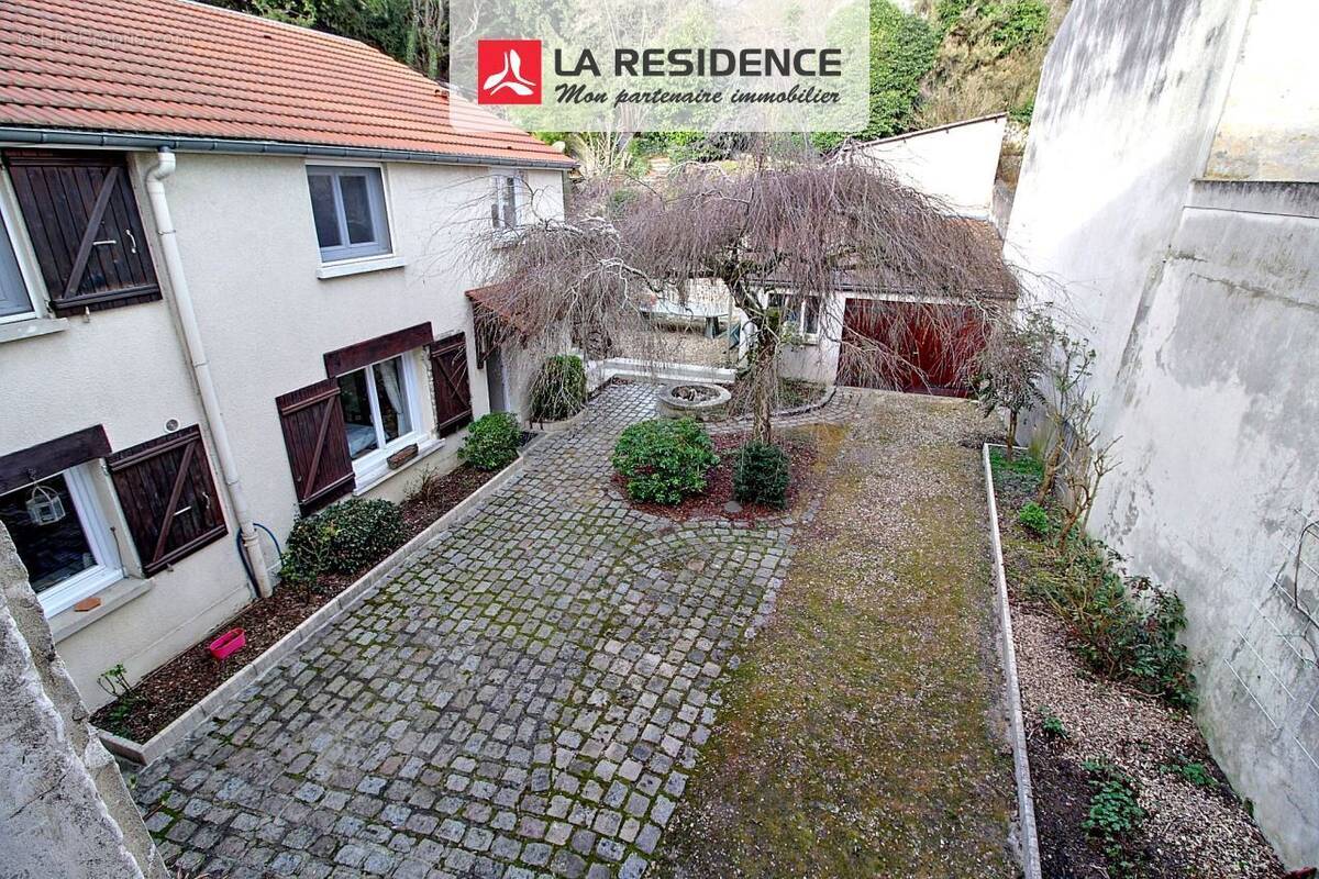 Maison à VAUX-SUR-SEINE