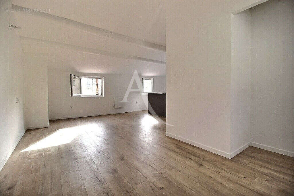 Appartement à MARSEILLE-6E