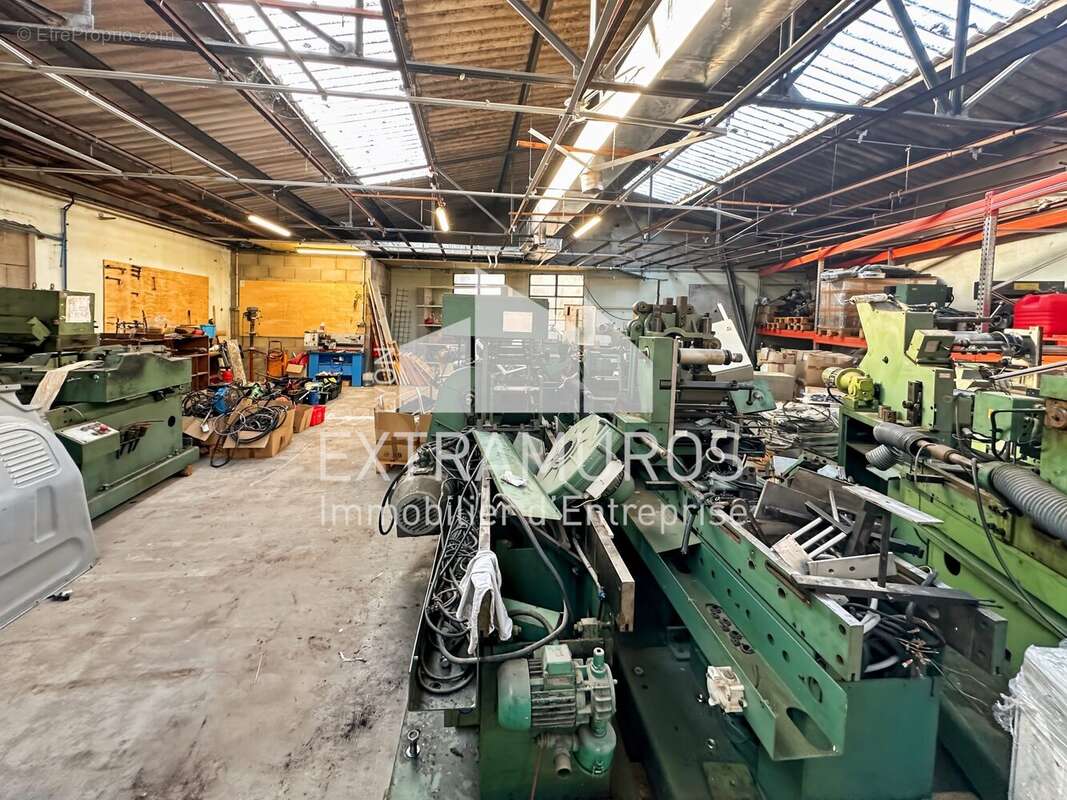 Commerce à AMPLEPUIS