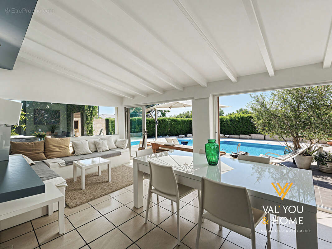 Maison de famille individuelle 205 m2 -  9 pièces avec piscine - photo 3