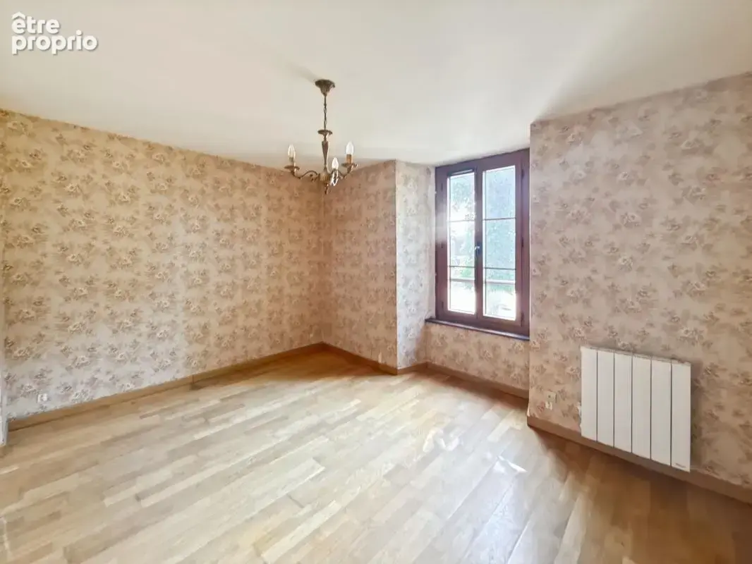  maison de maçon au fort potentiel — tout à pied & jardin   - photo 8