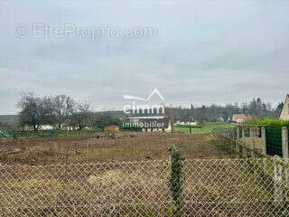 Terrain à LA CHAPELLE-SAINT-SEPULCRE