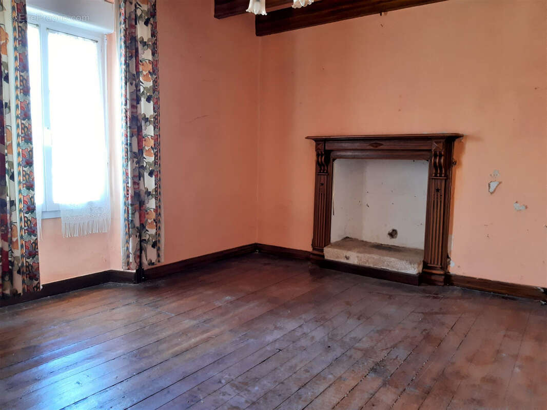 Spacieuse Maison avec ancien commerce-atelier - photo 10