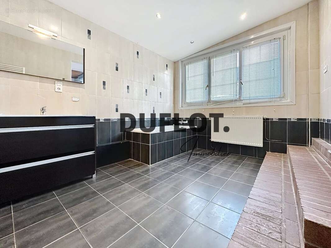 Maison à BEAURAINVILLE