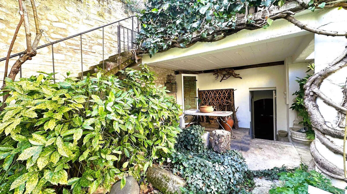 Maison à VAISON-LA-ROMAINE