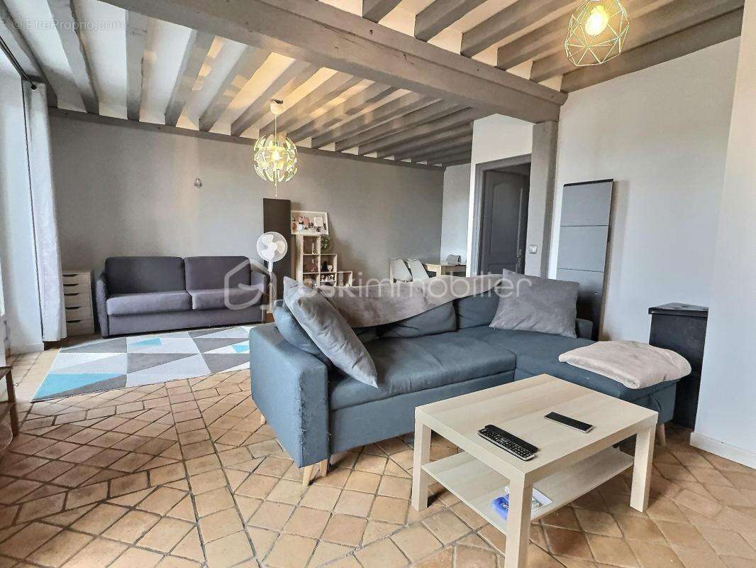 Appartement à JUZIERS