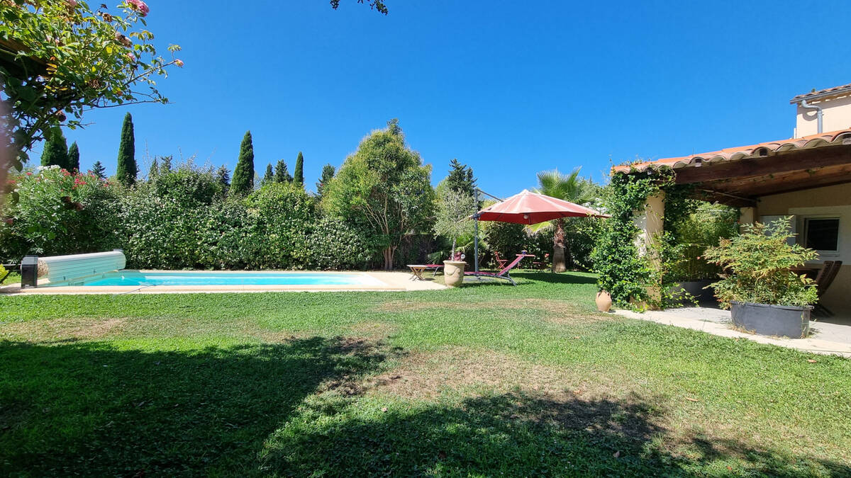 Maison à SAINT-CLEMENT-DE-RIVIERE