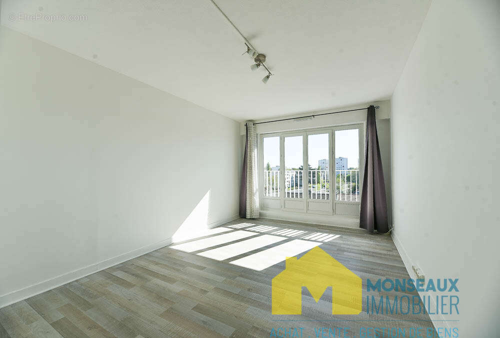 Appartement à CHILLY-MAZARIN