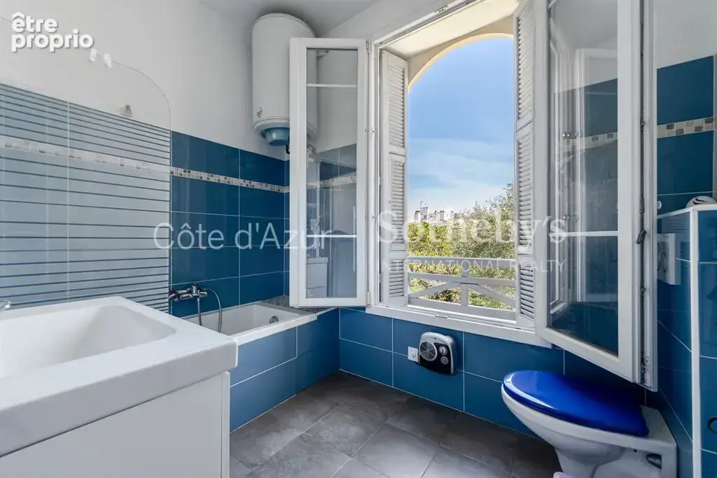 Rare, Nice quartier des Poètes, maison avec jardin, garage et fort potentiel locatif. - photo 11