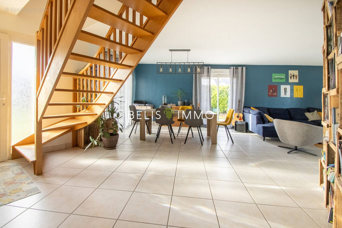 Maison à MONTLOUIS-SUR-LOIRE