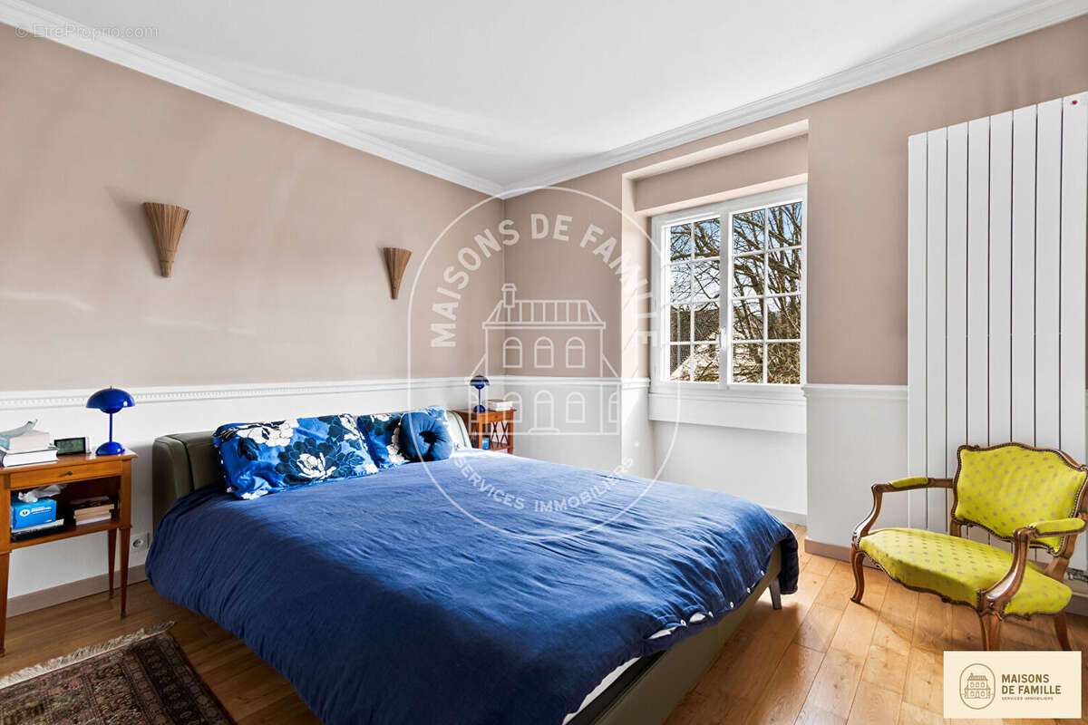 Maison à LA CELLE-SAINT-CLOUD