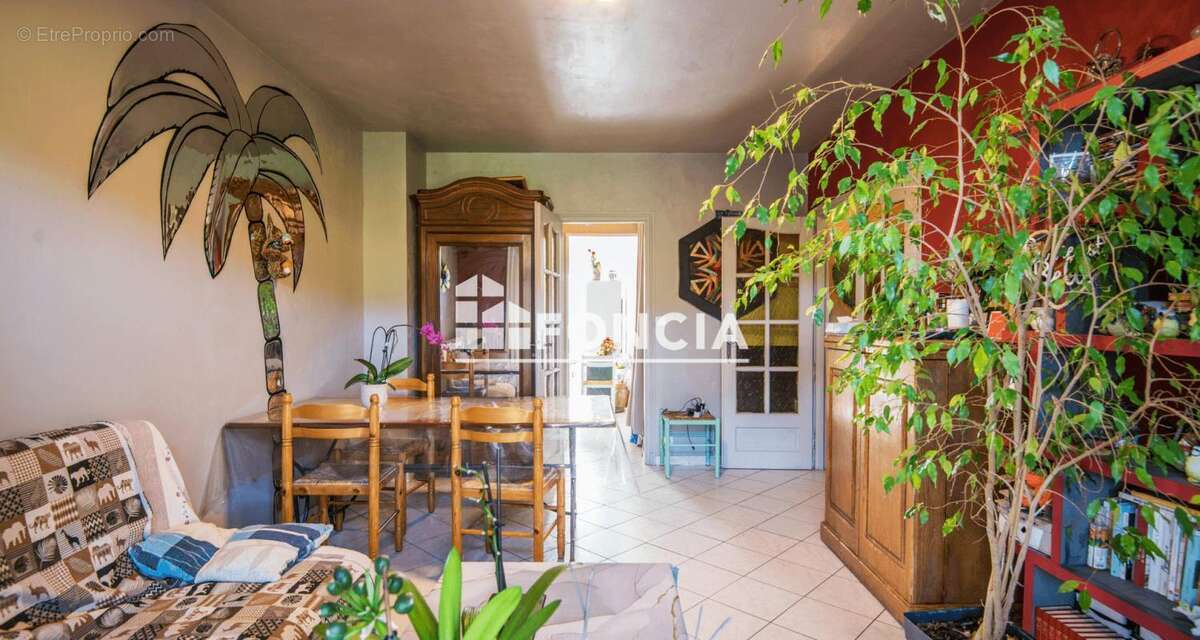 3 pièces vue dégagée avec cave et garage - Quartier Gourgan - photo 4