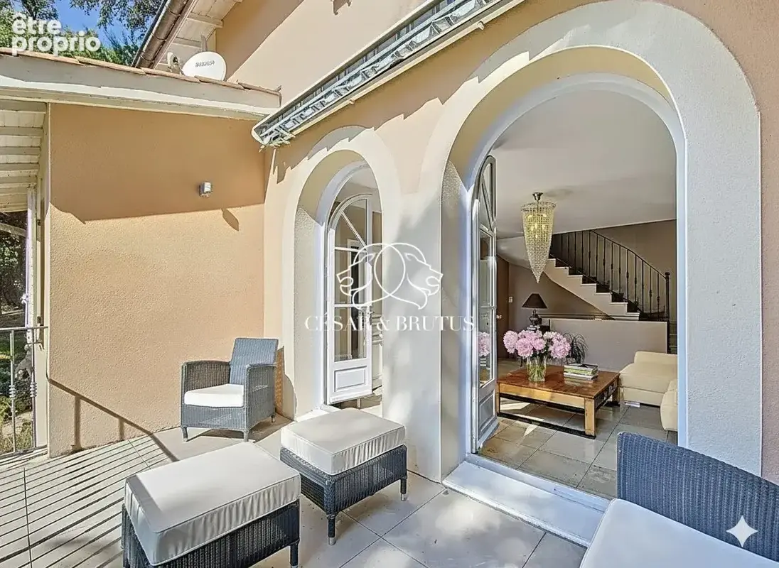 Maison 7 pièces 210 m² à vendre à Rillieux-La-Pape (69140) - photo 5