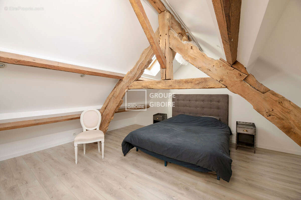 Maison à LA CHAPELLE-DES-FOUGERETZ