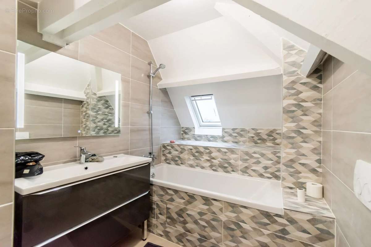 Maison à MONTMORENCY