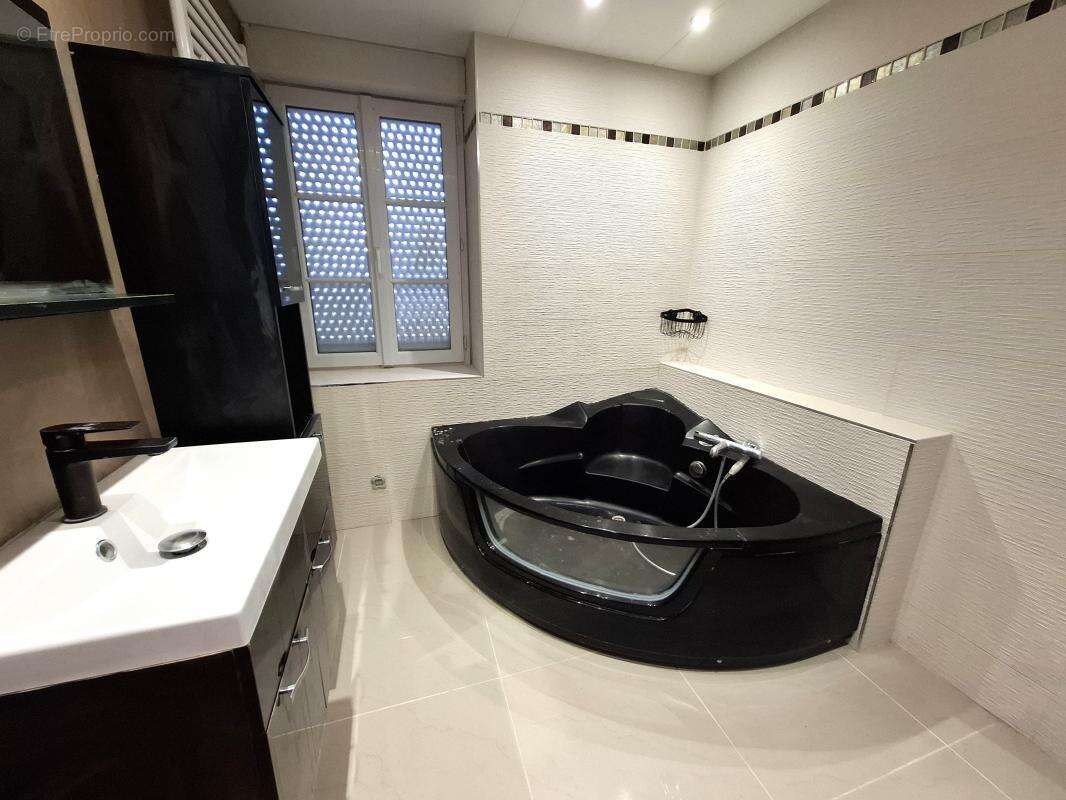 Maison à MONTIGNY-LENGRAIN