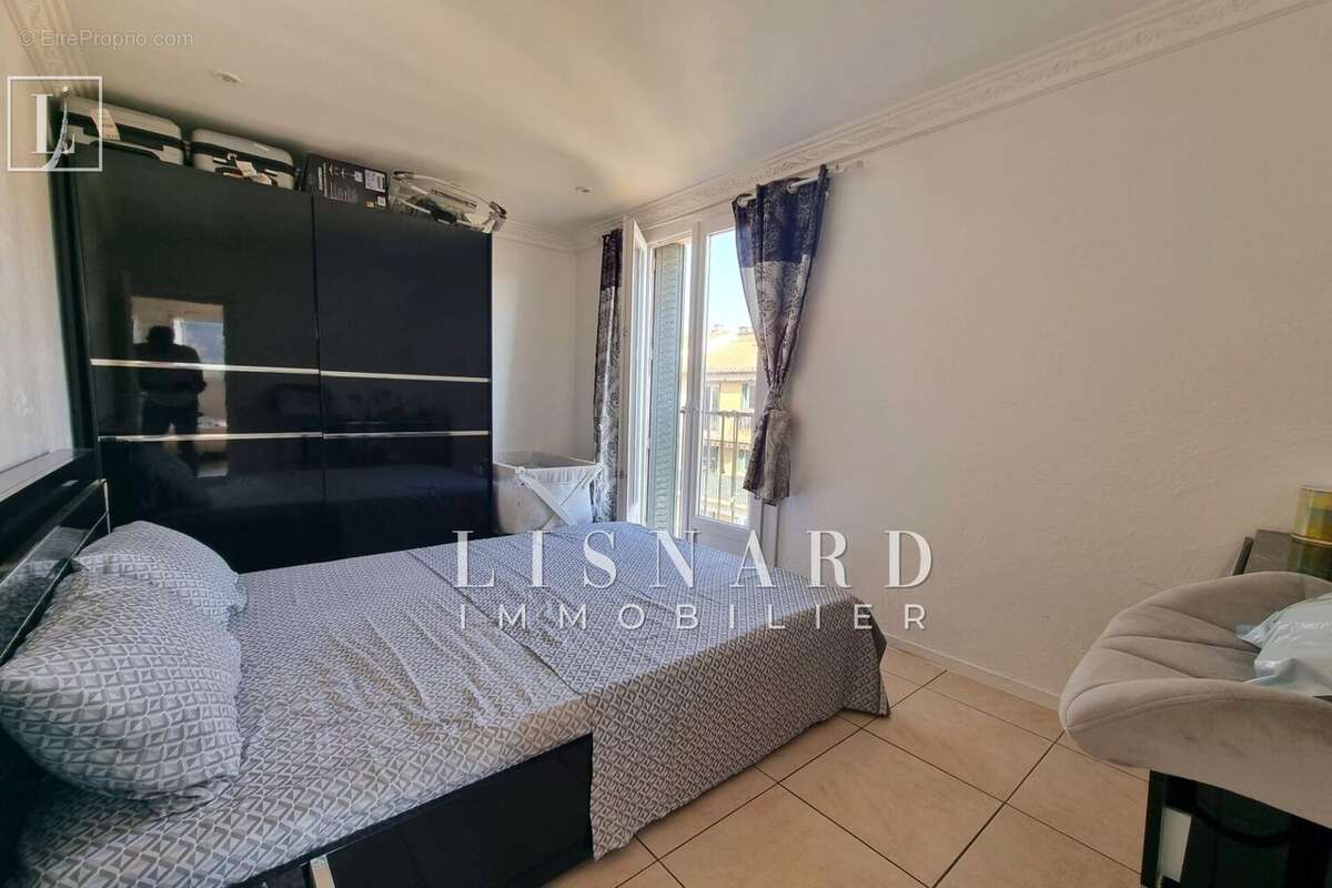 Appartement à VALLAURIS