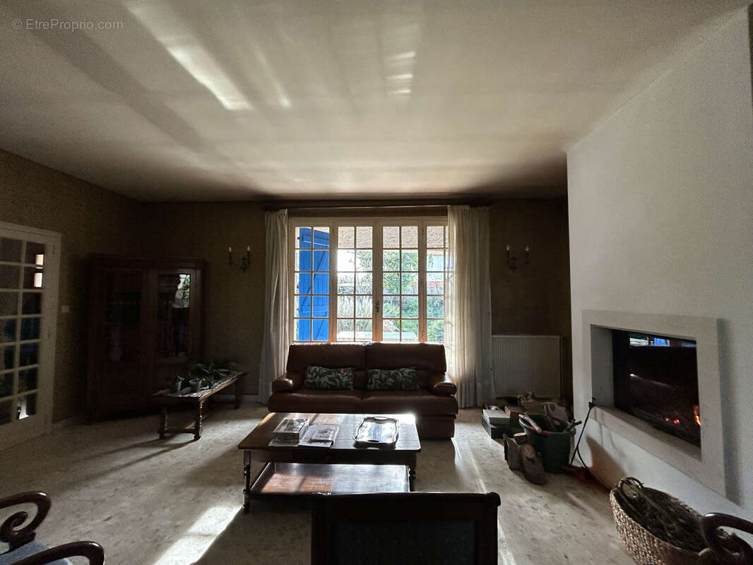 Rare et exceptionnel : Maison 4 chambres avec piscine et grand terrain au cœur de Bram. - photo 12