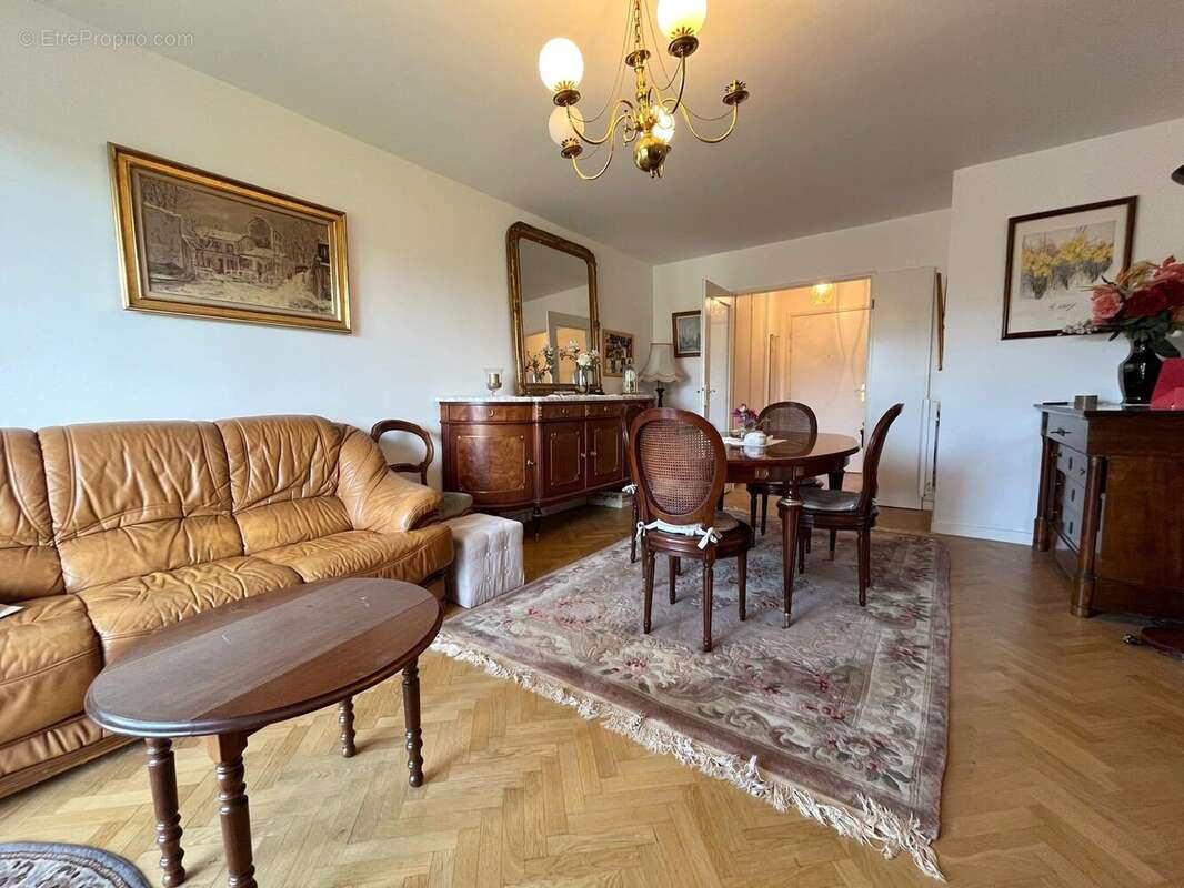 Appartement à VILLEPREUX