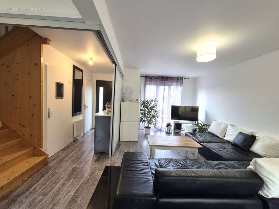 Maison à VERT-SAINT-DENIS