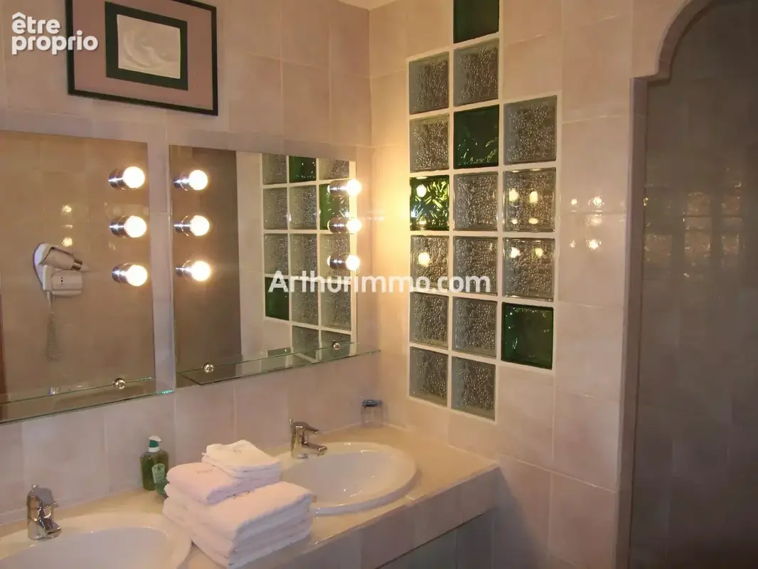 PRESILLY (39 JURA), à vendre maison 195 m², 4 chambres avec sdb et WC, 6 pièces, idéal gîte touristique. - photo 10