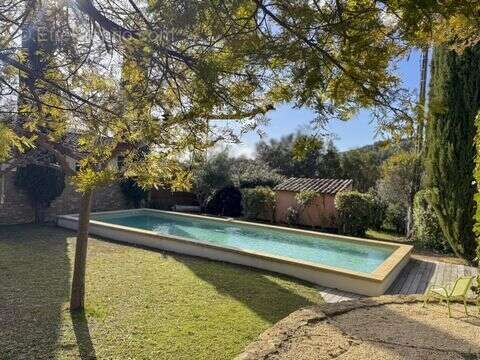 Maison à LE CASTELLET