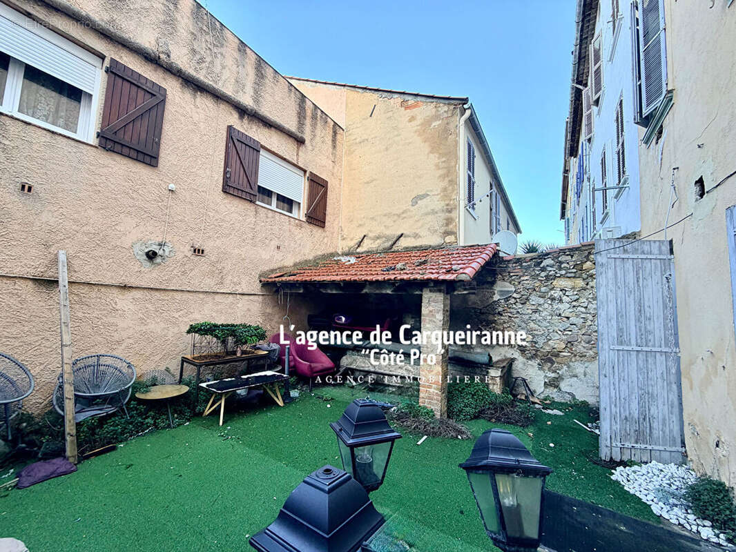 A vendre murs commerciaux  libre 101 m2 entierement renove avec cour privative de 30 m2 idealement situe a la seyne sur mer - photo 10