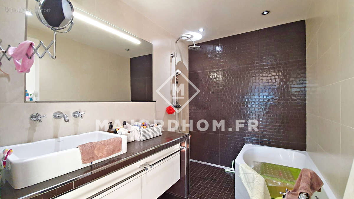 Appartement à MARSEILLE-6E