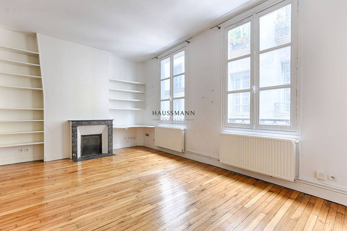 Appartement à PARIS-3E