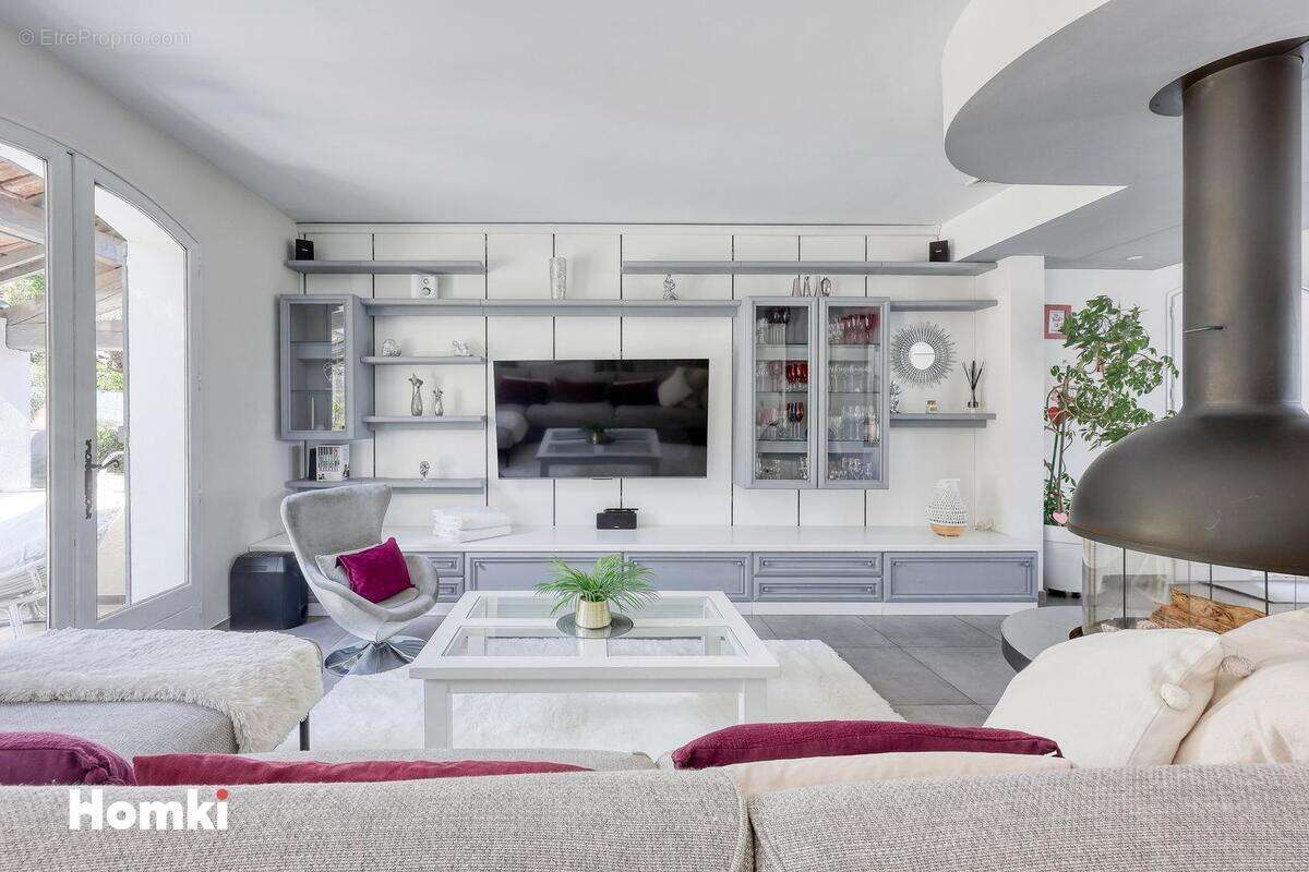 Maison à SOLLIES-VILLE