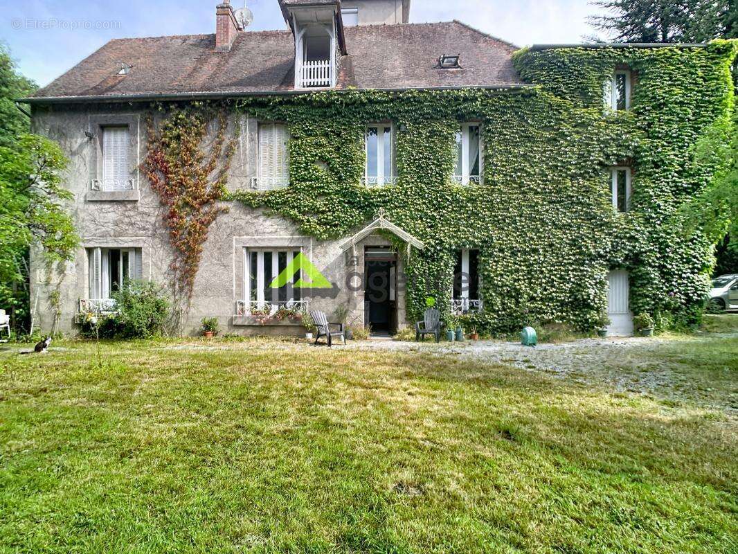 Maison à AUBUSSON