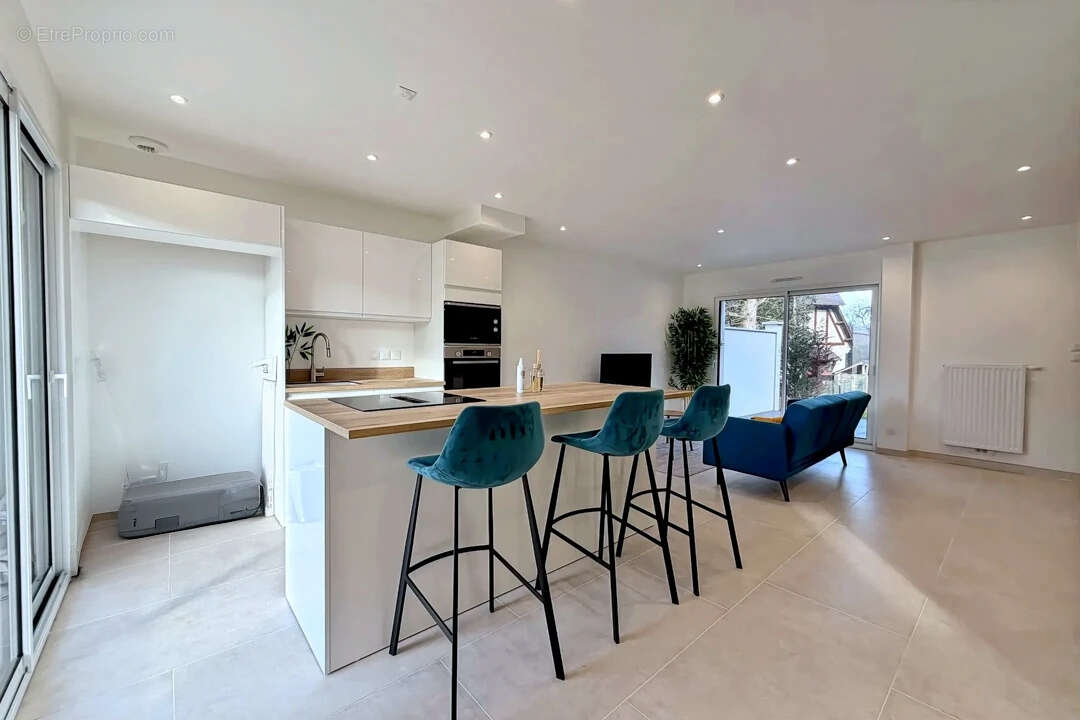 Maison à FEROLLES-ATTILLY