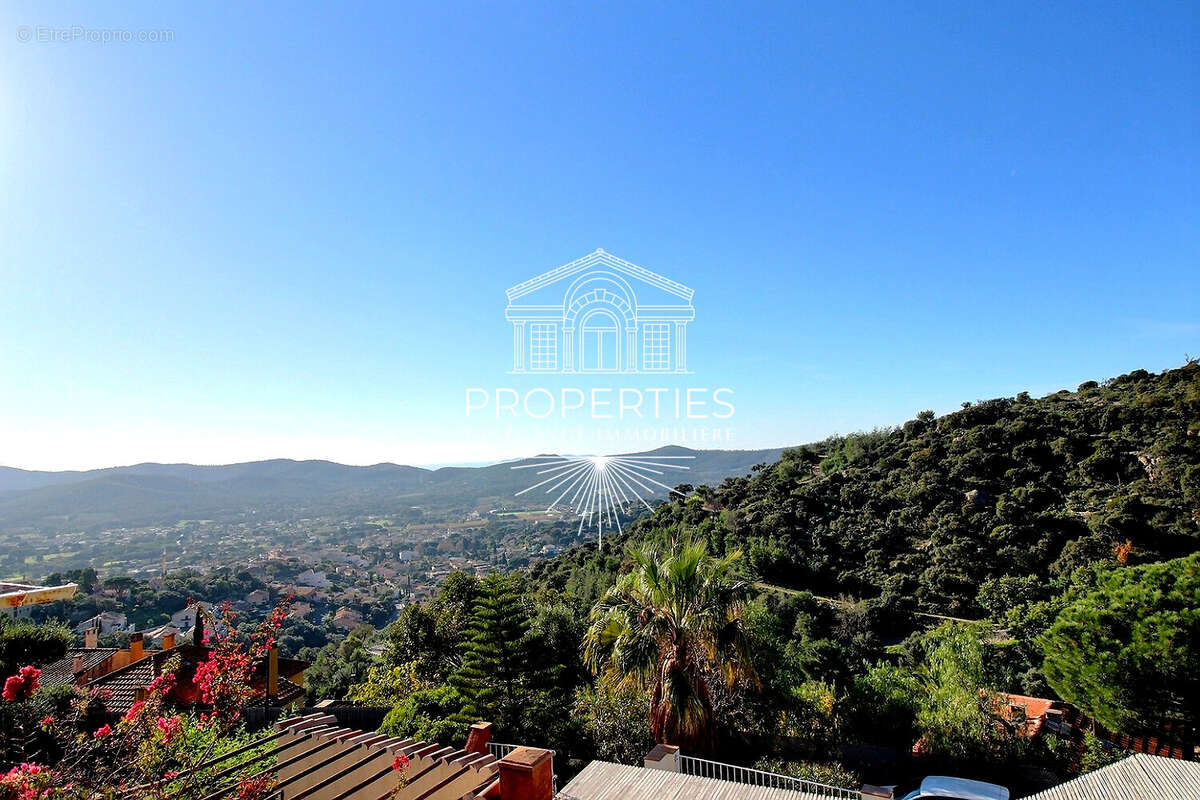 Appartement à BORMES-LES-MIMOSAS