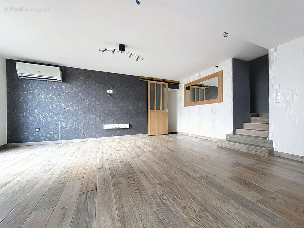 Maison à SAINT-BONNET-LA-RIVIERE