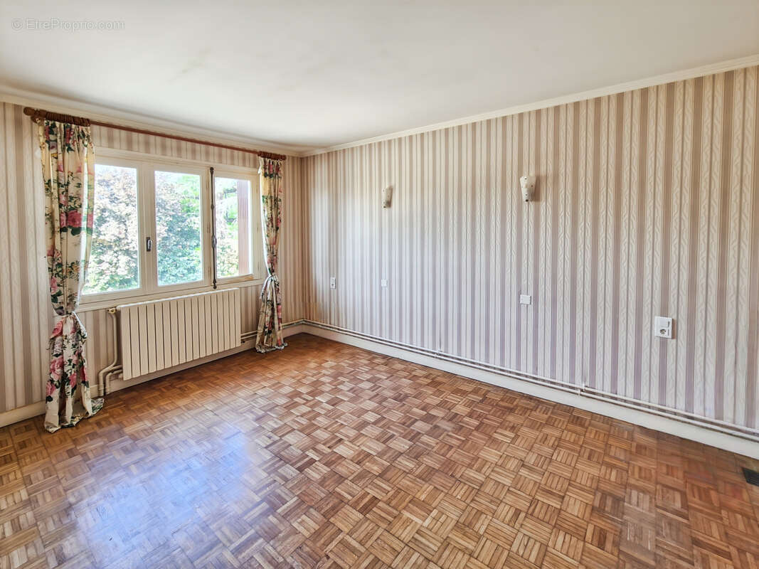 Maison à MAUVEZIN