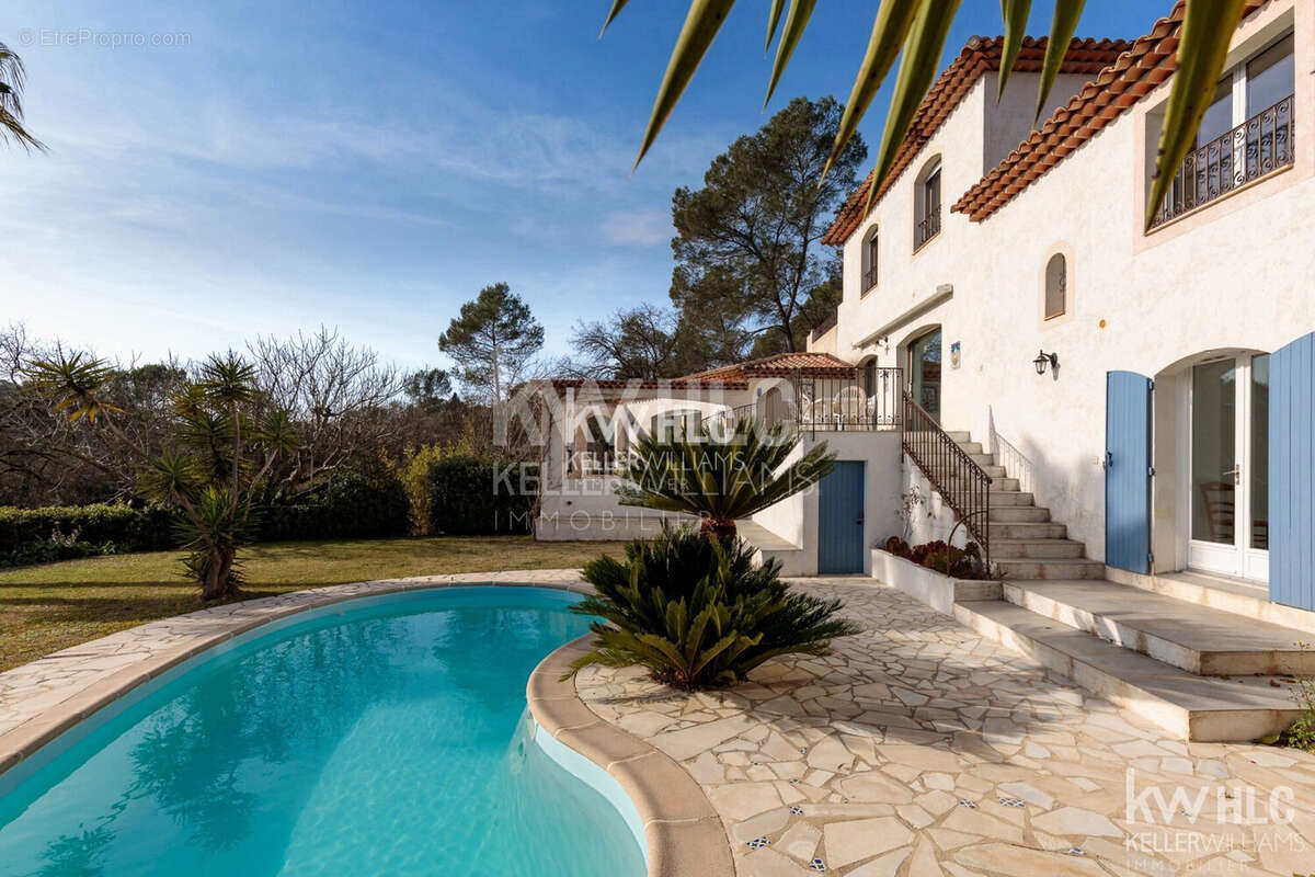 Maison à VALBONNE