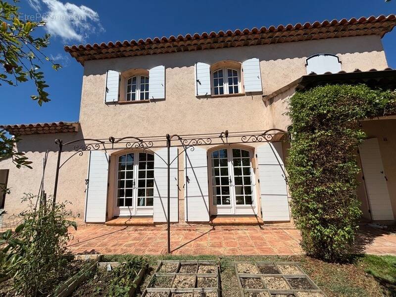 Maison à MOUANS-SARTOUX